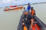 Tim Pencarian dan Pertolongan (SAR) gabungan, Provinsi Kepulauan Bangka Belitung saat melakukan pencarian Tina (7) korban diterkam buaya di perairan Muara Pangkalbalam pada Minggu (2/2/2025). Upaya pencarian terhadap korban dengan melakukan penyisiran di permukaan air menggunakan RBB milik Basarnas, Rib Polairud, beberapa rubberboat milik potensi SAR dan pantauan udara melalui Drone. (ANTARA FOTO/HO-Kansar Pangkalpinang)
