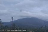 Gunung Lewotobi Laki-laki  di Flores Timur erupsi dua kali pada Minggu kemarin