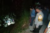 Polisi memburu orang tua diduga buang bayi ke saluran irigasi