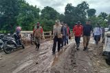 Terpopuler: Kisah Alwi korban terseret banjir, rumah Ketua Pemuda Pancasila digeledah KPK dan Pj Gubernur NTB temui korban terdampak banjir di Bima