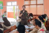 Kejari OKU Sumsel beri penyuluhan  hukum kepada pelajar sekolah