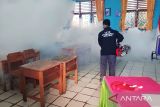 Sekolah di OKU Timur pengasapan ruang kelas  untuk cegah DBD