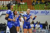 Pevoli putri Bandung BJB Tandamata melakukan seleberasi usai menang melawan pevoli putri Yogya Falcons saat pertandingan PLN Mobile Proliga 2025 putaran kedua pekan kelima di Gor Indoor Jalak Harupat, Kabupaten Bandung, Jawa Barat, Minggu (9/2/2025). Pertandingan tersebut dimenangkan oleh Bandung BJB Tandamata dengan skor 3-1 (25-10, 23-25, 25-18, dan 25-9). ANTARA FOTO/Raisan Al Farisi/agr
