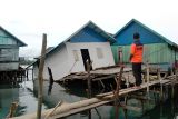 Sebanyak 20 rumah rusak akibat angin kencang di Banggai Laut