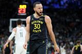 Steph Curry cetak 38 poin, Warriorstundukkan Bucks 125-111