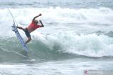 Rio Waida lolos ke 16 besar WSL Tahiti Pro usai selamat dari eliminasi