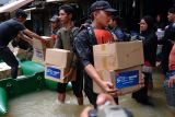 Berbagai bantuan terus disalurkan bagi korban banjir di Sulsel