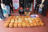 Polisi tangkap dua kurir bawa 74 Kilogram ganja di Sumbar