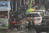 BMKG memprakirakan hujan guyur mayoritas kota besar hari ini