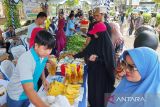 Warga Sampit antusias belanja di pasar murah untuk persiapan Ramadhan