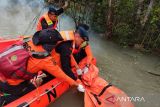 Truk jatuh di sungai Pelalawan, perusahaan diminta bertanggungjawab atas 15 korban tewas