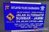 Jalan Sumbar-Jambi terputus akibat bencana