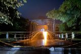 Jembatan Cicangor di jalan Badami-Loji Karawang amblas