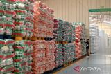 Stok beras di Jakarta cukup untuk 6 bulan