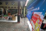 Pedagang menunggu pembeli saat gerakan pangan murah di Sidoarjo, Jawa Timur, Senin (10/3/2025). Gerakan Pangan Murah (GPM) rangka stabilitas harga pangan selama Ramadan yang digelar Pemerintah Kabupaten Sidoarjo tersebut sepi peminat diduga karena kurangnya sosialisasi. Antara Jatim/Umarul Faruq