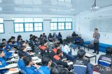 General Manager PT PLN (Persero) Kalimantan Selatan dan Kalimantan Tengah Ahmad Syauki memberikan kuliah umum kepada ratusan mahasiswa Fakultas Teknik jurusan Teknik Elektro dan Teknik Mesin Universitas Lambung Mangkurat Banjarbaru dengan tema 