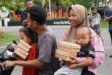 ITDC bagikan takjil Ramadan bagi pengunjung The Mandalika Lombok