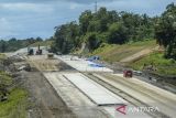 Suasana area pembangunan jalan tol Serang-Panimbang di Bojong, Pandeglang, Banten, Jumat (14/3/2025). Presiden Prabowo Subianto akan melanjutkan proyek strategis nasional (PSN) pembangunan jalan tol Serang-Panimbang sepanjang 83,67 kilometer yang ditargetkan akan rampung pada akhir tahun 2026. ANTARA FOTO/Muhammad Bagus Khoirunas/gp