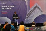 Ketua Asosiasi Inkubator Bisnis Indonesia (AIBI) Catur Sugiarto menyampaikan sambutan saat Rapat Kerja Nasional (Rakernas) Tahun 2025 di Ballroom Gedung Startup Center, Science Techno Park (STP) IPB University, Kota Bogor, Jawa Barat, Sabtu (15/3/2025). Rakernas yang diikuti anggota dan pengurus AIBI se-Indonesia tersebut dirancang untuk menyusun program kerja yang akan dilaksanakan pada periode tahun 2025 hingga 2027 sekaligus untuk bersinergi dengan program pemerintah. ANTARA FOTO/Arif Firmansyah