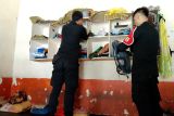Jaga ketertiban, Warga binaan Lapas Selong Lombok Timur dites urin