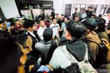 Pemudik bersitegang petugas ASDP Pelabuhan Jangkar Situbondo