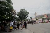 Umat Hindu mengarak ogoh-ogoh seusai upacara Tawur Agung Kesanga di Pura Jala Siddhi Amertha, Juanda, Sidoarjo, Jawa Timur, Jumat (28/3/2025). Upacara Tawur Agung Kesanga dan pawai ogoh ogoh tersebut untuk menyucikan alam semesta dan jiwa raga dari segala bentuk perbuatan buruk di masa lalu dan merupakan rangkaian dari Hari Raya Nyepi Tahun Baru Saka 1947. Antara Jatim/Umarul Faruq