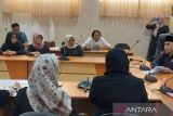 Aktivis perempuan dan anak NTB menolak peleburan DP3AP2KB ke Dinsos