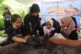 Sebanyak 60 siswa belajar menjadi arkeolog cilik di Museum NTB