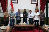 Kanwil Hukum  Jateng serahkan perlindungan KI Tugu Biawak Wonosobo