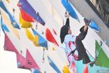 Kualifikasi lead putri IFSC Climbing World Cup Bali. Atlet panjat tebing Indonesia Nur Khalishah berusaha mencapai puncak pada kualifikasi kategori lead putri seri ketiga IFSC Climbing Wolrd Cup 2025 di Pulau Peninsula, Nusa Dua, Badung, Bali, Jumat (2/5/2025). Dalam babak kualifikasi tersebut atlet Britania Raya Erin Mcneice dan atlet Jepang Ai Mori meraih posisi pertama. ANTARA FOTO/Fikri Yusuf/wsj.