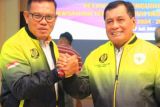 Nurdin Halid lantik Syahrial Baktiar ketua PELTI Sumbar periode 2025-2029