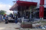 Penyedia skafolding pembangunan proyek Untad mengaku belum dibayar