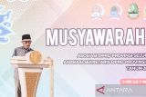 Ketua DPRD Provinsi Jawa Barat Buky Wibawa memberikan sambutan saat pembukaan Musyawarah Nasional (Munas) I Anggota Asosiasi DPRD Provinsi Seluruh Indonesia (ADPSI) dan Asosiasi Sekretariat DPRD Provinsi Seluruh Indonesia (ASDEPSI) di Gedung Sate, Bandung, Jawa Barat, Senin (5/5/2025) malam. Munas pertama tersebut berlangsung dari tanggal 5-7 Mei 2025 dengan agenda penetapan ketua dan kepungurusan ADPSI dan ASDEPSI Periode 2024-2029 yang akan diputuskan secara mufakat oleh anggota dari 38 Provinsi seluruh Indonesia. ANTARA FOTO/Novrian Arbi/agr