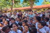 Wapres serahkan alat bantu pendidikan di Kabupaten Kupang NTT