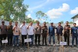 PT BPP-Kejari Cabang Air Bangis dan KUD Silawai Jaya lakukan penanaman jagung dukung program ketahanan pangan