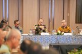Gubernur Sulbar sarankan warga tolak tambang pasir tempuh jalur hukum