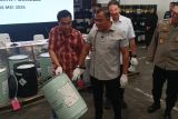 Bareskrim Polri menggerebek dua gudang sianida ilegal di Jawa Timur