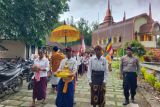 Umat Buddha di Lombok Barat lakukan prosesi Nunas Tirta Suci Waisak