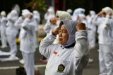 Peserta mengikuti senam bersama dalam rangkaian kegiatan Musyawarah Nasional ke-5 Senam Sehat Indonesia Wai Tan Kung (SSI/WTK) di kawasan Pahlawan Street Center Kota Madiun, Jawa Timur, Senin (12/5/2025). Kegiatan senam bersama tersebut diikuti sekitar 4.000 peserta dari berbagai daerah di Indonesia. Antara Jatim/Siswowidodo/um 