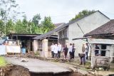 Bupati respons cepat penanganan tanah longsor di Lampung Barat