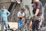 Damkar Cianjur kerahkan dua mobil pemadam tangani kebakaran Gang Guntur