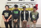 Polisi tangkap komplotan oknum ormas malak pedagang