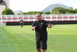 Imran Nahumarury meraih penghargaan pelatih terbaik Liga I Indonesia April 2025