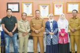 Lestarikan bahasa daerah, Wali Kota Bima terima penghargaan