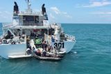 Bakamla RI evakuasi 14 korban kapal nelayan terbalik di Bintan