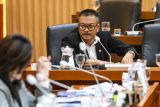Legislator usulkan AHS untuk selesaikan isu Guru Besar FK-Kemenkes