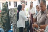 Bupati Sleman dorong ekonomi Sleman Barat lewat penggunaan lurik