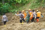 Enam korban longsor di Trenggalek Jatim sudah ditemukan dalam keadaan meninggal dunia