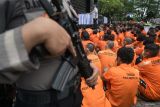 Viral aksi pemalakan bawa senjata tajam di lampu merah Pulomas Jakarta Timur