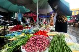 Harga pangan hari ini, cabai rawit Rp43.951/kg, bawang merah Rp36.412/kg